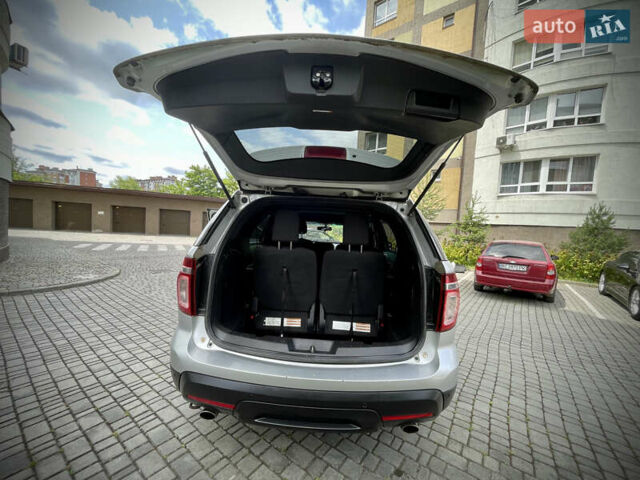 Серый Форд Эксплорер, объемом двигателя 3.5 л и пробегом 219 тыс. км за 15850 $, фото 42 на Automoto.ua