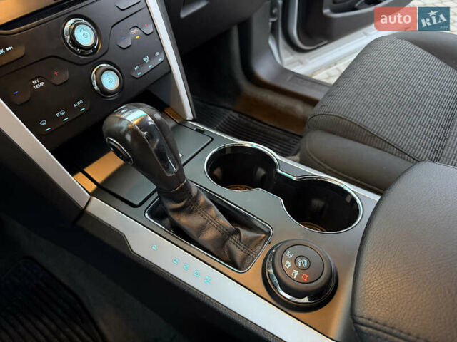 Серый Форд Эксплорер, объемом двигателя 3.5 л и пробегом 200 тыс. км за 12999 $, фото 46 на Automoto.ua