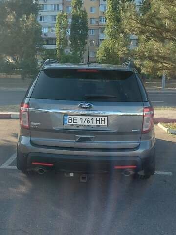 Серый Форд Эксплорер, объемом двигателя 3.5 л и пробегом 213 тыс. км за 14555 $, фото 3 на Automoto.ua