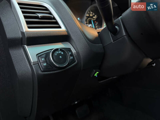 Серый Форд Эксплорер, объемом двигателя 3.5 л и пробегом 200 тыс. км за 12999 $, фото 43 на Automoto.ua