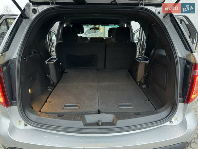 Серый Форд Эксплорер, объемом двигателя 3.5 л и пробегом 200 тыс. км за 12999 $, фото 29 на Automoto.ua