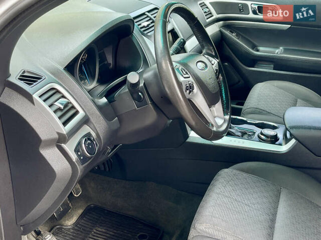 Серый Форд Эксплорер, объемом двигателя 3.5 л и пробегом 219 тыс. км за 15850 $, фото 32 на Automoto.ua