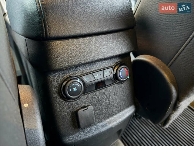 Серый Форд Эксплорер, объемом двигателя 3.5 л и пробегом 200 тыс. км за 12999 $, фото 54 на Automoto.ua