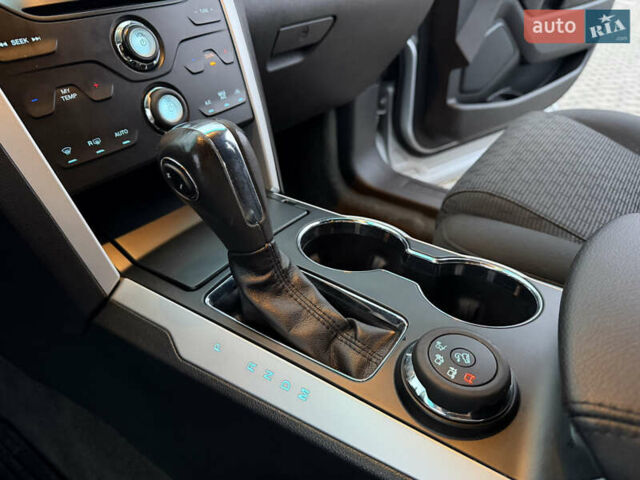 Серый Форд Эксплорер, объемом двигателя 3.5 л и пробегом 200 тыс. км за 12999 $, фото 47 на Automoto.ua