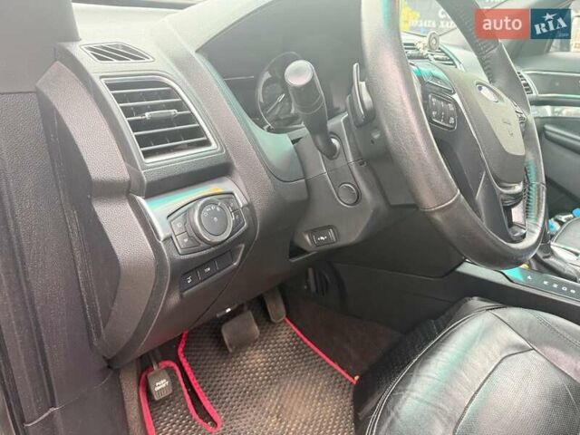 Форд Эксплорер 2015 в Киеве на Automoto.ua Серый Форд Эксплорер, объемом двигателя 3.5 л и пробегом 177 тыс. км за 21000 $, фото 10 на Automoto.ua