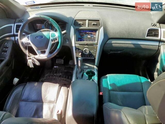 Серый Форд Эксплорер, объемом двигателя 3.5 л и пробегом 137 тыс. км за 3000 $, фото 7 на Automoto.ua
