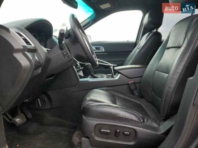 Серый Форд Эксплорер, объемом двигателя 3.5 л и пробегом 97 тыс. км за 2900 $, фото 6 на Automoto.ua