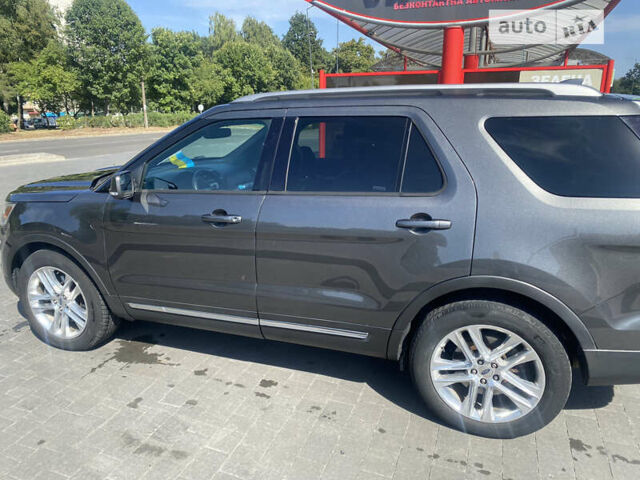 Серый Форд Эксплорер, объемом двигателя 3.5 л и пробегом 289 тыс. км за 15999 $, фото 6 на Automoto.ua