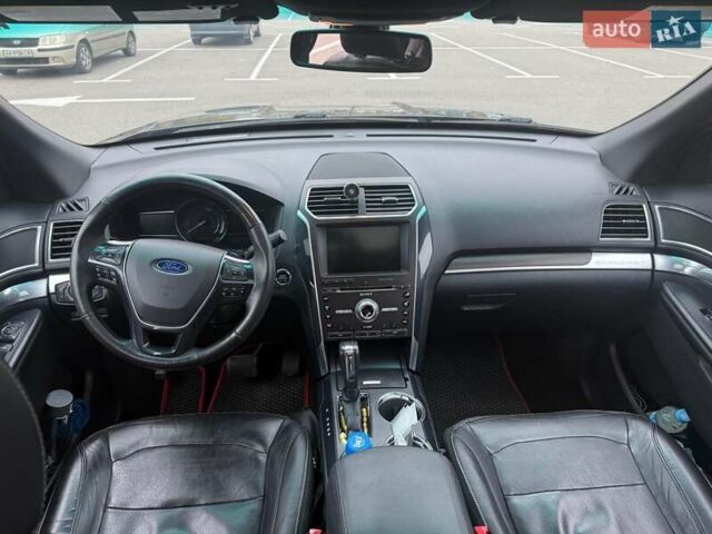 Форд Эксплорер 2015 в Киеве на Automoto.ua Серый Форд Эксплорер, объемом двигателя 3.5 л и пробегом 177 тыс. км за 21000 $, фото 2 на Automoto.ua