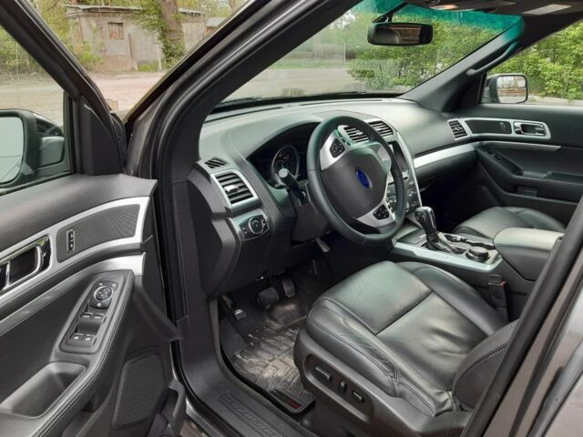 Сірий Форд Експлорер, об'ємом двигуна 3.5 л та пробігом 145 тис. км за 15500 $, фото 2 на Automoto.ua