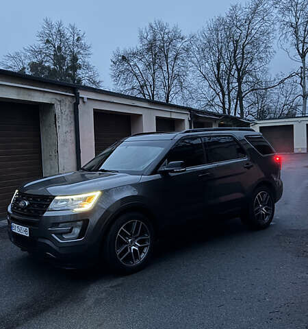 Серый Форд Эксплорер, объемом двигателя 3.5 л и пробегом 180 тыс. км за 17500 $, фото 7 на Automoto.ua