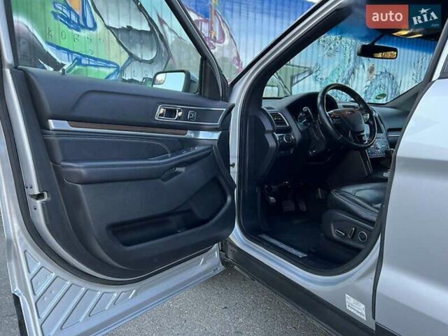Сірий Форд Експлорер, об'ємом двигуна 3.5 л та пробігом 192 тис. км за 20900 $, фото 19 на Automoto.ua
