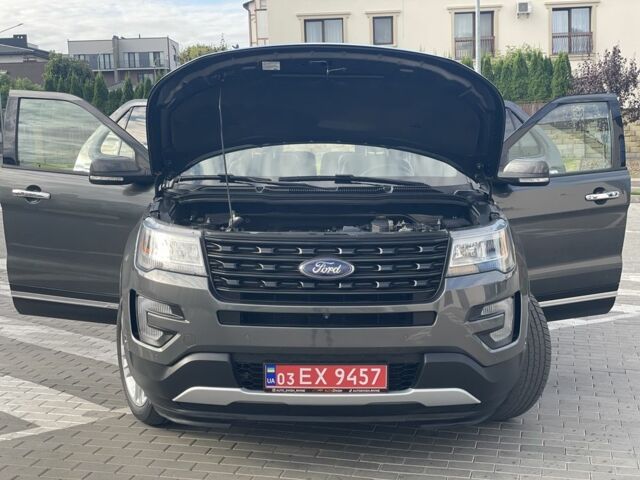 Серый Форд Эксплорер, объемом двигателя 3.5 л и пробегом 178 тыс. км за 19600 $, фото 7 на Automoto.ua