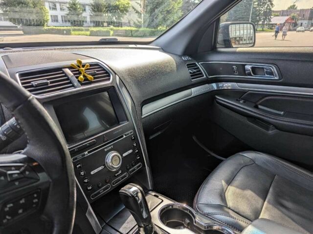 Серый Форд Эксплорер, объемом двигателя 3.5 л и пробегом 184 тыс. км за 18000 $, фото 17 на Automoto.ua