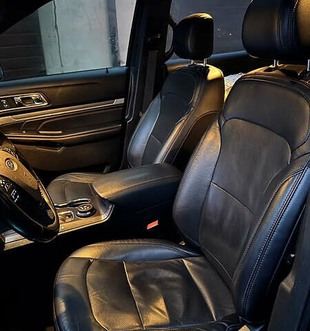 Серый Форд Эксплорер, объемом двигателя 3.5 л и пробегом 180 тыс. км за 17500 $, фото 15 на Automoto.ua