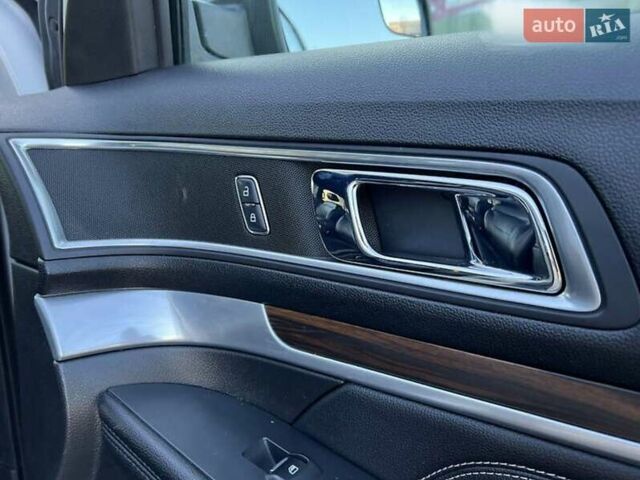 Сірий Форд Експлорер, об'ємом двигуна 3.5 л та пробігом 192 тис. км за 20900 $, фото 37 на Automoto.ua