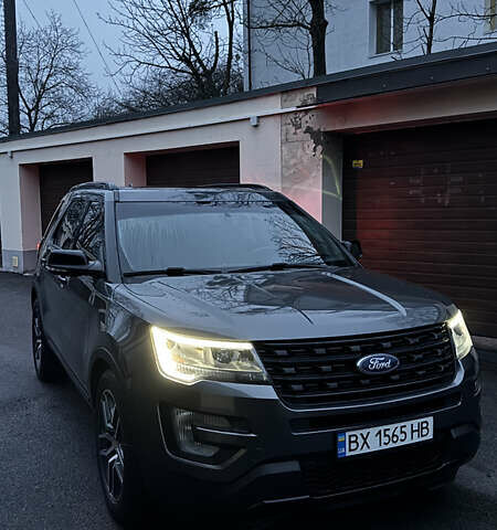 Серый Форд Эксплорер, объемом двигателя 3.5 л и пробегом 180 тыс. км за 17500 $, фото 9 на Automoto.ua