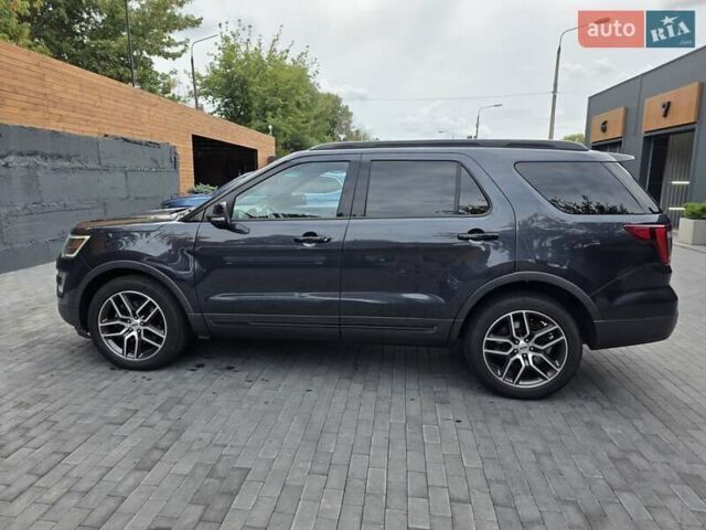 Серый Форд Эксплорер, объемом двигателя 3.5 л и пробегом 263 тыс. км за 16200 $, фото 10 на Automoto.ua