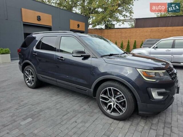 Серый Форд Эксплорер, объемом двигателя 3.5 л и пробегом 263 тыс. км за 16200 $, фото 4 на Automoto.ua