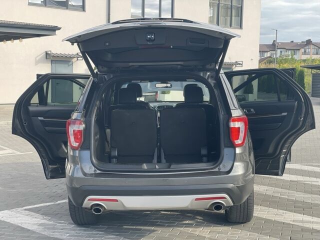 Серый Форд Эксплорер, объемом двигателя 3.5 л и пробегом 178 тыс. км за 19600 $, фото 6 на Automoto.ua