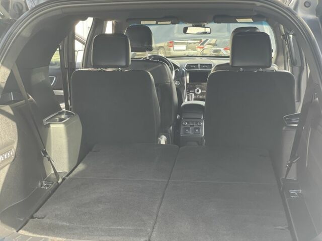 Серый Форд Эксплорер, объемом двигателя 3.5 л и пробегом 178 тыс. км за 19600 $, фото 10 на Automoto.ua