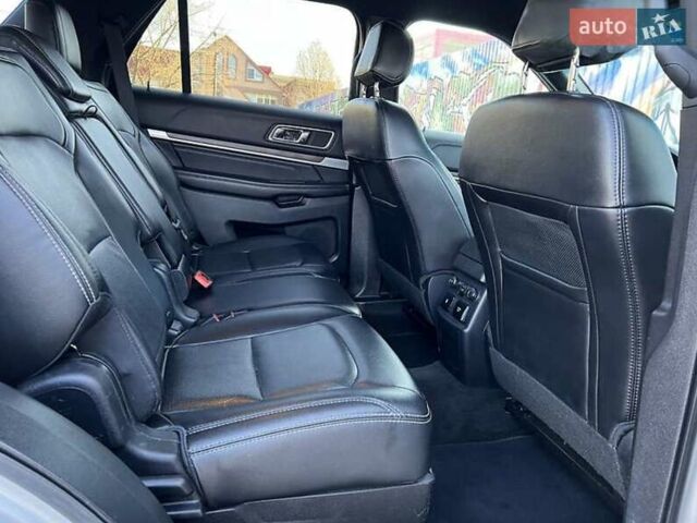 Сірий Форд Експлорер, об'ємом двигуна 3.5 л та пробігом 192 тис. км за 20900 $, фото 62 на Automoto.ua