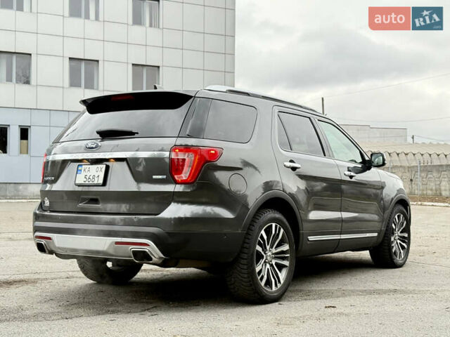 Серый Форд Эксплорер, объемом двигателя 3.5 л и пробегом 205 тыс. км за 17999 $, фото 9 на Automoto.ua