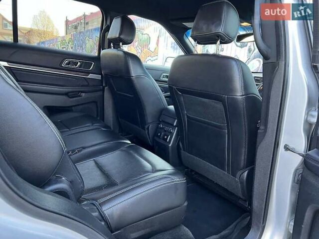 Сірий Форд Експлорер, об'ємом двигуна 3.5 л та пробігом 192 тис. км за 20900 $, фото 57 на Automoto.ua
