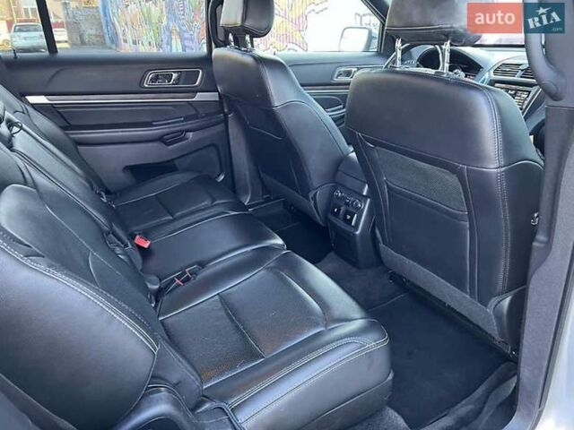 Сірий Форд Експлорер, об'ємом двигуна 3.5 л та пробігом 192 тис. км за 20900 $, фото 60 на Automoto.ua