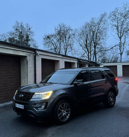 Серый Форд Эксплорер, объемом двигателя 3.5 л и пробегом 180 тыс. км за 17500 $, фото 2 на Automoto.ua