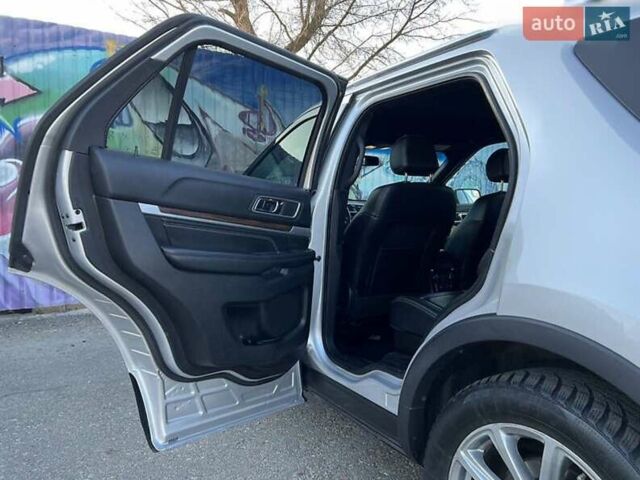 Сірий Форд Експлорер, об'ємом двигуна 3.5 л та пробігом 192 тис. км за 20900 $, фото 46 на Automoto.ua