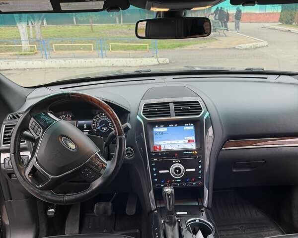 Сірий Форд Експлорер, об'ємом двигуна 3.5 л та пробігом 170 тис. км за 20640 $, фото 17 на Automoto.ua