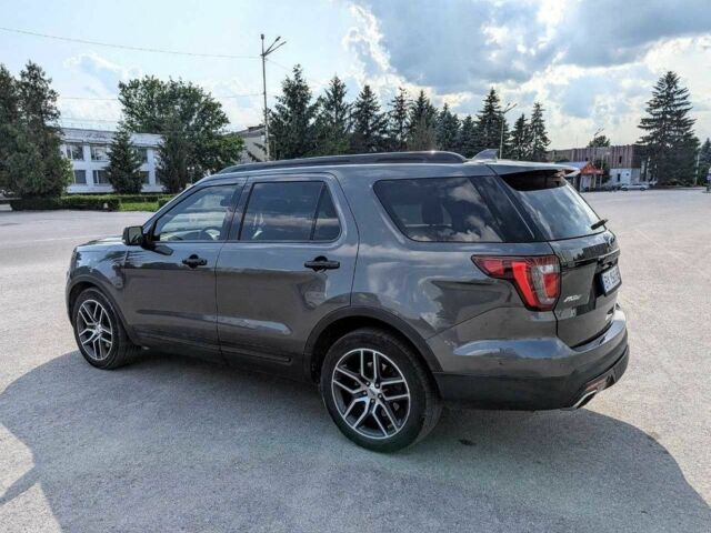 Серый Форд Эксплорер, объемом двигателя 3.5 л и пробегом 184 тыс. км за 18000 $, фото 5 на Automoto.ua