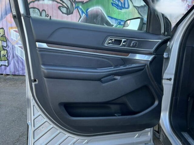 Сірий Форд Експлорер, об'ємом двигуна 3.5 л та пробігом 192 тис. км за 20900 $, фото 12 на Automoto.ua