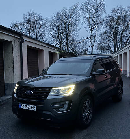 Серый Форд Эксплорер, объемом двигателя 3.5 л и пробегом 180 тыс. км за 17500 $, фото 8 на Automoto.ua