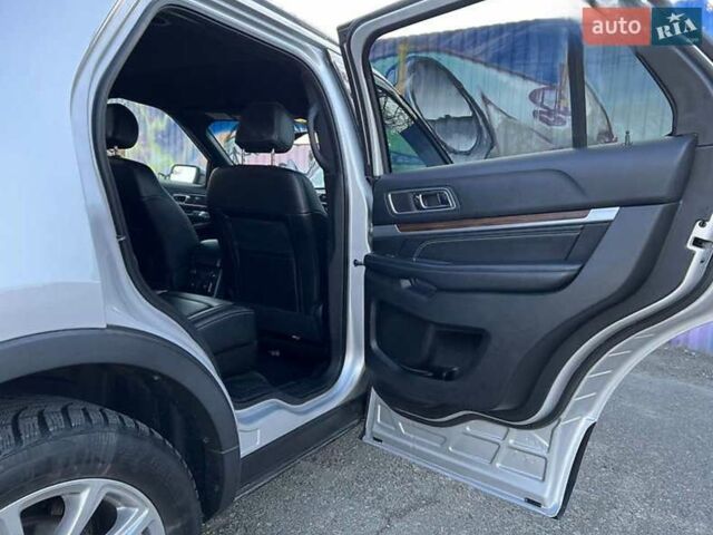 Сірий Форд Експлорер, об'ємом двигуна 3.5 л та пробігом 192 тис. км за 20900 $, фото 54 на Automoto.ua