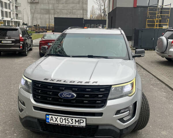 Серый Форд Эксплорер, объемом двигателя 3.5 л и пробегом 176 тыс. км за 18800 $, фото 1 на Automoto.ua