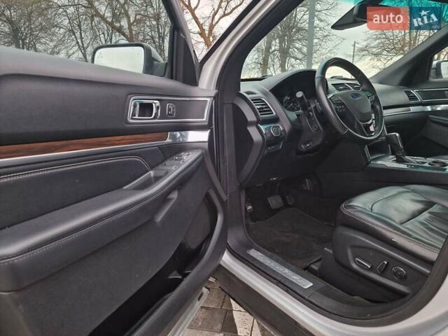 Серый Форд Эксплорер, объемом двигателя 2.26 л и пробегом 235 тыс. км за 14950 $, фото 34 на Automoto.ua