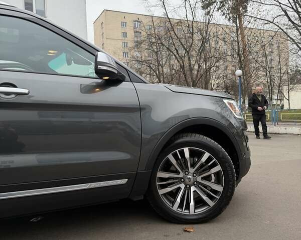 Сірий Форд Експлорер, об'ємом двигуна 3.5 л та пробігом 170 тис. км за 20640 $, фото 3 на Automoto.ua