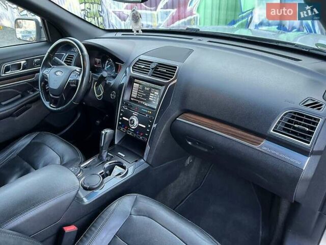 Сірий Форд Експлорер, об'ємом двигуна 3.5 л та пробігом 192 тис. км за 20900 $, фото 35 на Automoto.ua