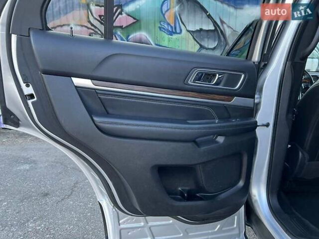 Сірий Форд Експлорер, об'ємом двигуна 3.5 л та пробігом 192 тис. км за 20900 $, фото 43 на Automoto.ua