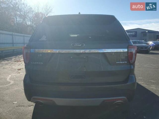 Серый Форд Эксплорер, объемом двигателя 3.5 л и пробегом 154 тыс. км за 3000 $, фото 5 на Automoto.ua