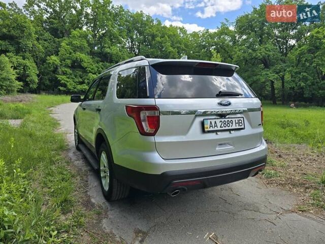 Серый Форд Эксплорер, объемом двигателя 3.5 л и пробегом 130 тыс. км за 20500 $, фото 27 на Automoto.ua