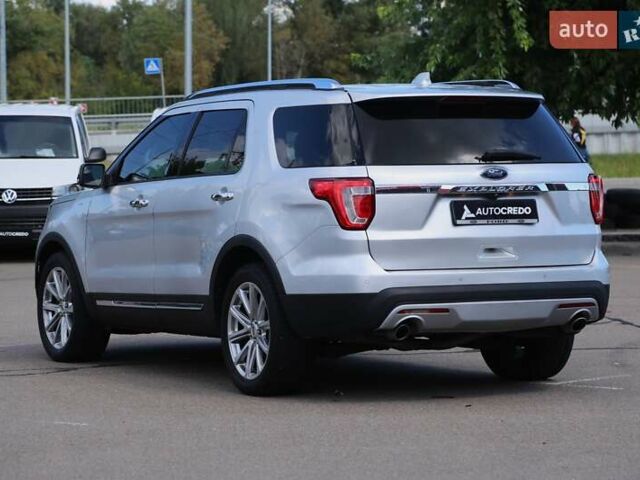 Серый Форд Эксплорер, объемом двигателя 3.5 л и пробегом 163 тыс. км за 23900 $, фото 4 на Automoto.ua