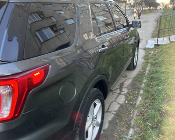 Сірий Форд Експлорер, об'ємом двигуна 2.26 л та пробігом 167 тис. км за 16500 $, фото 6 на Automoto.ua