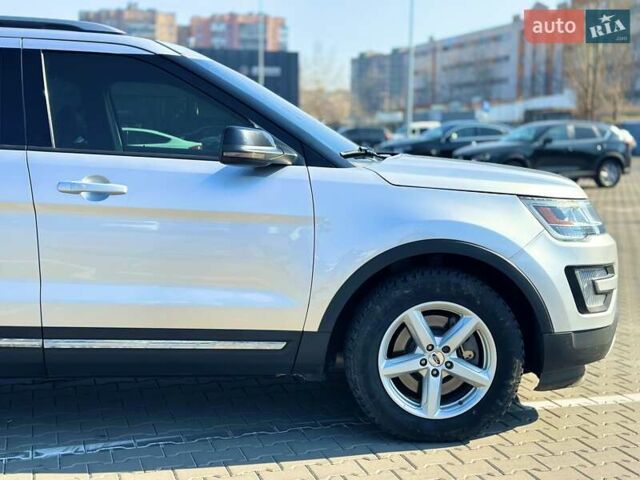 Серый Форд Эксплорер, объемом двигателя 3.5 л и пробегом 132 тыс. км за 18300 $, фото 8 на Automoto.ua