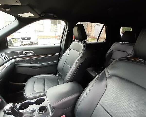 Серый Форд Эксплорер, объемом двигателя 3.5 л и пробегом 165 тыс. км за 20500 $, фото 18 на Automoto.ua