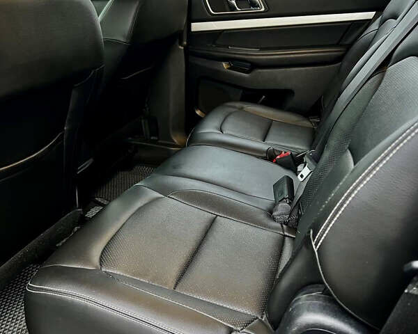 Серый Форд Эксплорер, объемом двигателя 3.5 л и пробегом 149 тыс. км за 18700 $, фото 25 на Automoto.ua