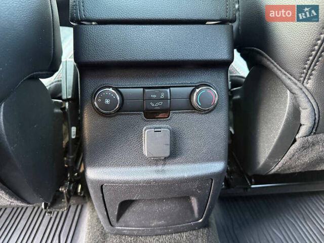 Серый Форд Эксплорер, объемом двигателя 2.26 л и пробегом 68 тыс. км за 18000 $, фото 25 на Automoto.ua