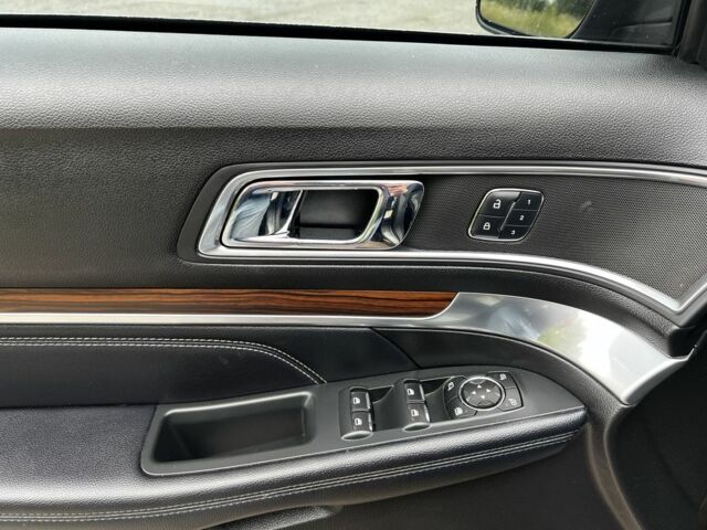 Форд Эксплорер 2017 в Львове на Automoto.ua Серый Форд Эксплорер, объемом двигателя 3.5 л и пробегом 167 тыс. км за 20199 $, фото 12 на Automoto.ua